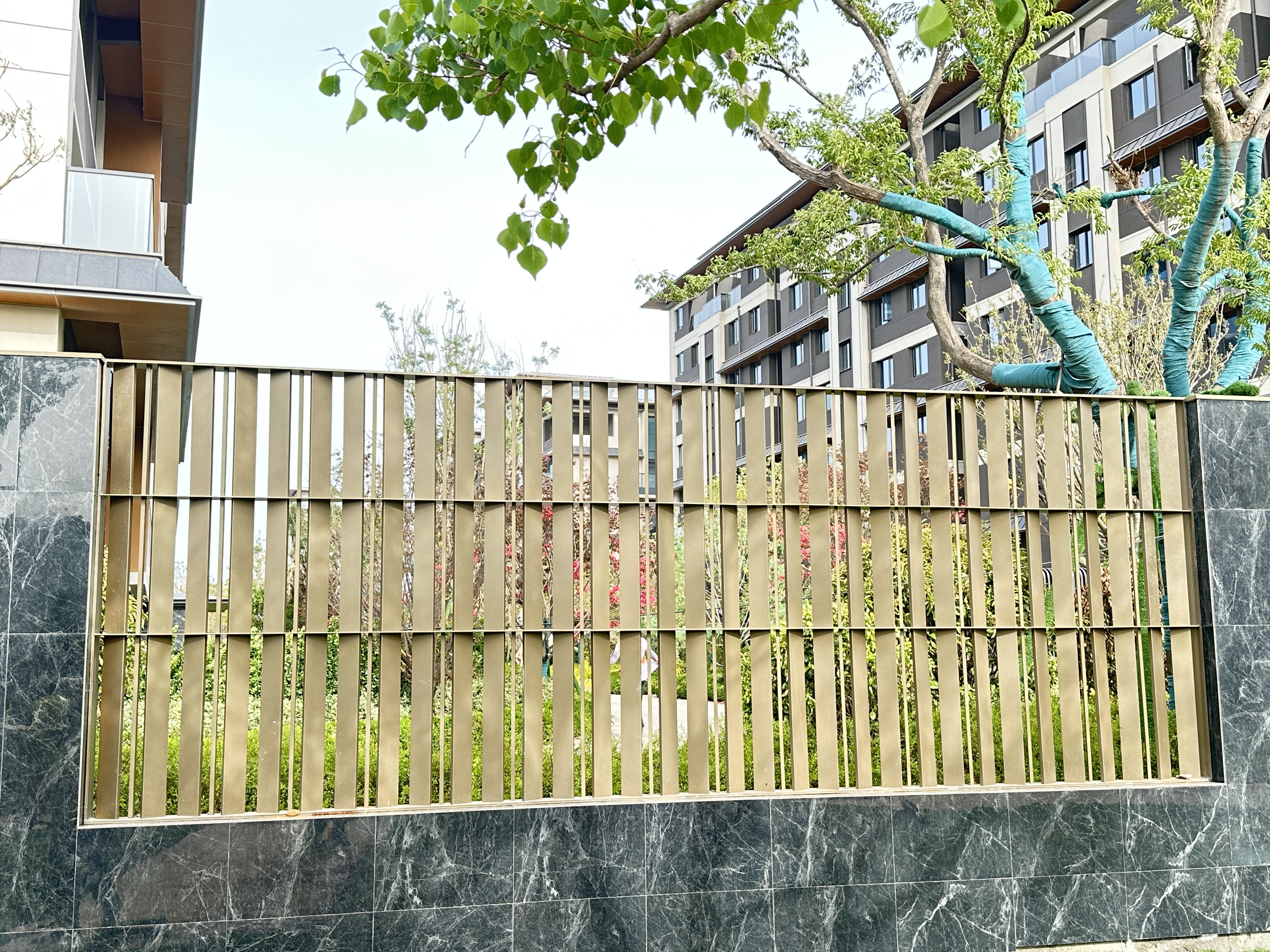 圍墻護(hù)欄，小區(qū)護(hù)欄，廠區(qū)護(hù)欄。